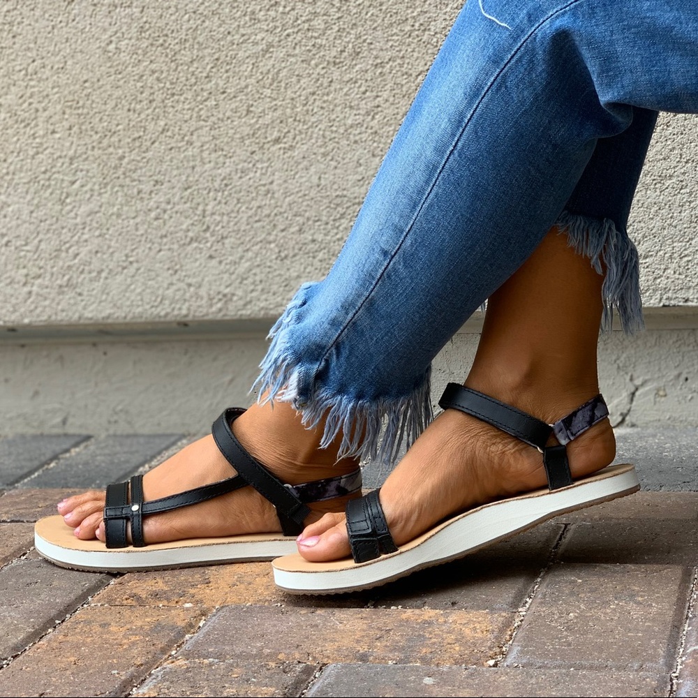 Black Universal Slim Slingback Flatform Sandal - Picture 7 of 8